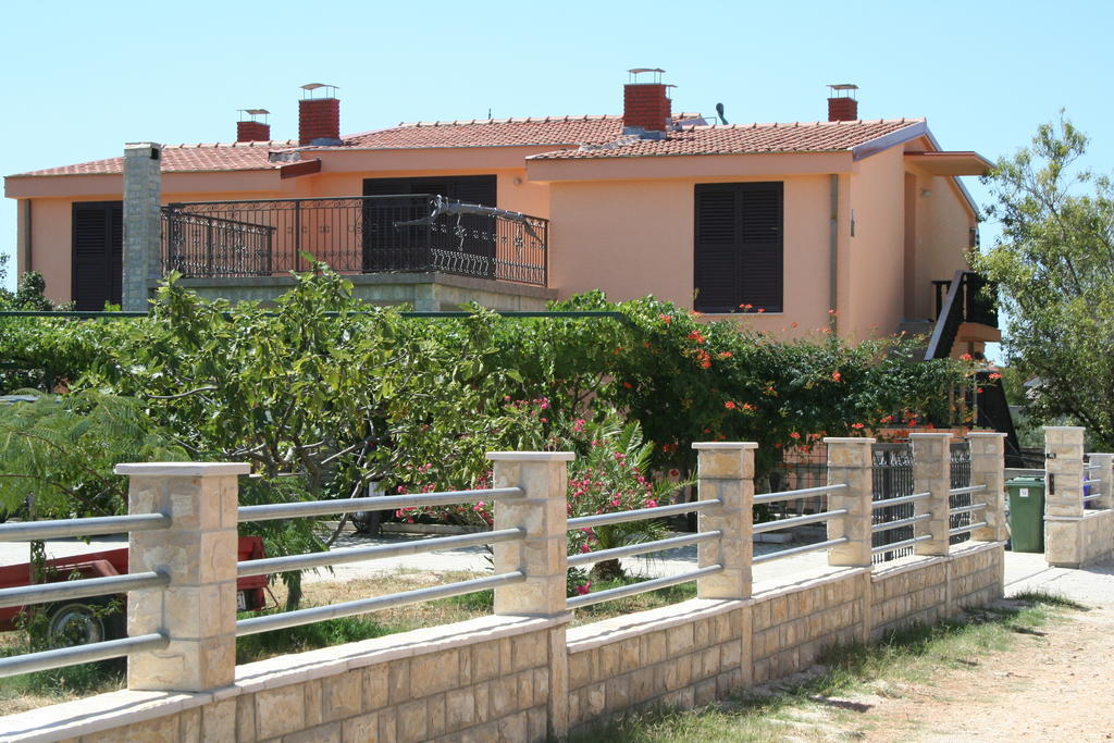 Apartments Santa Barbara ビオグラード・ナ・モル エクステリア 写真