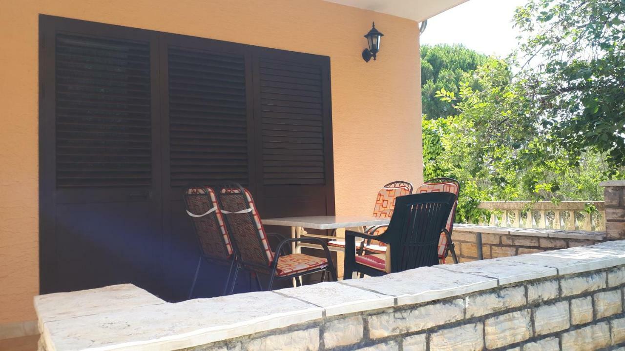 Apartments Santa Barbara ビオグラード・ナ・モル エクステリア 写真