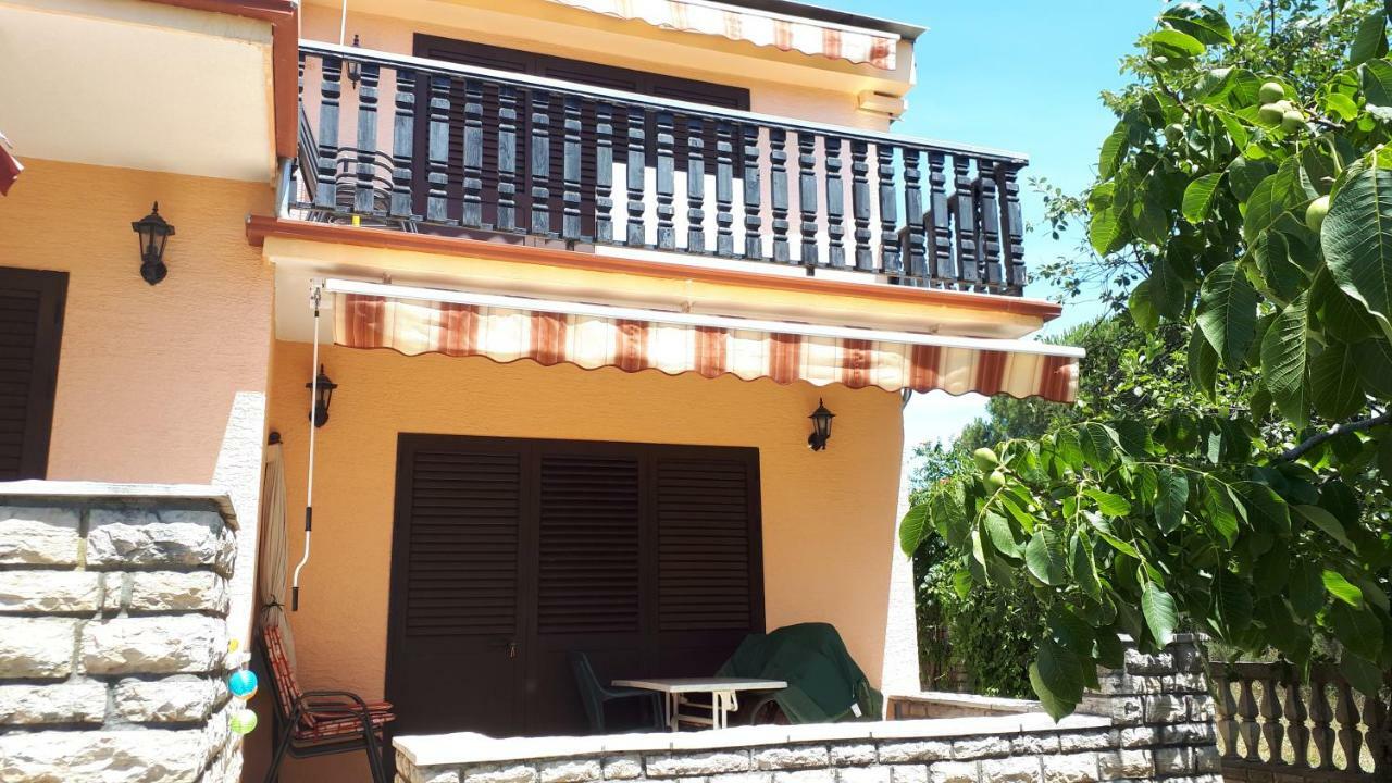 Apartments Santa Barbara ビオグラード・ナ・モル エクステリア 写真